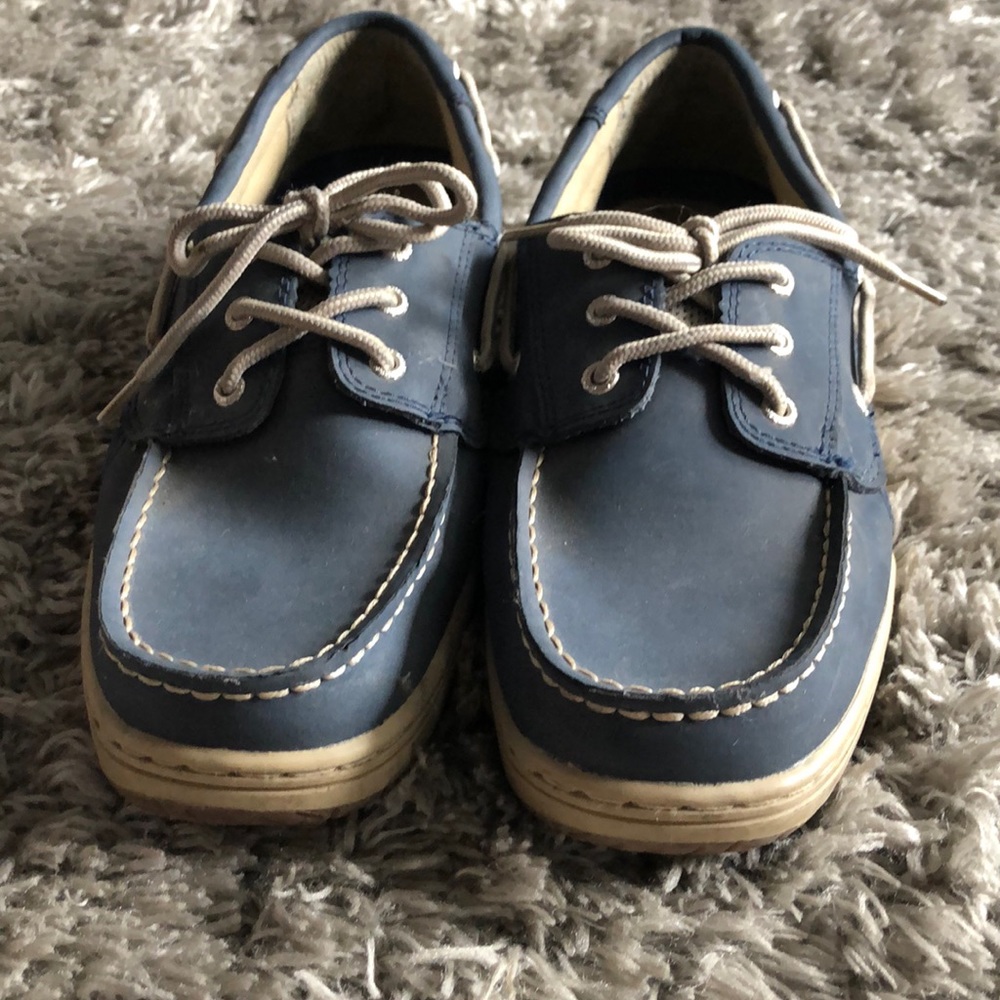 Boys, blue leather Sperry size 7